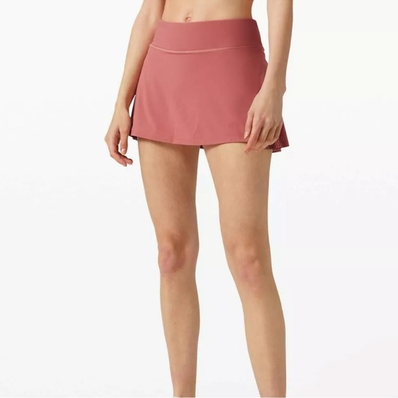 NEW Lululemon Play Off The Pleats Skirt Size 12 Cherry Pink NWOT - Picture 1 of 8